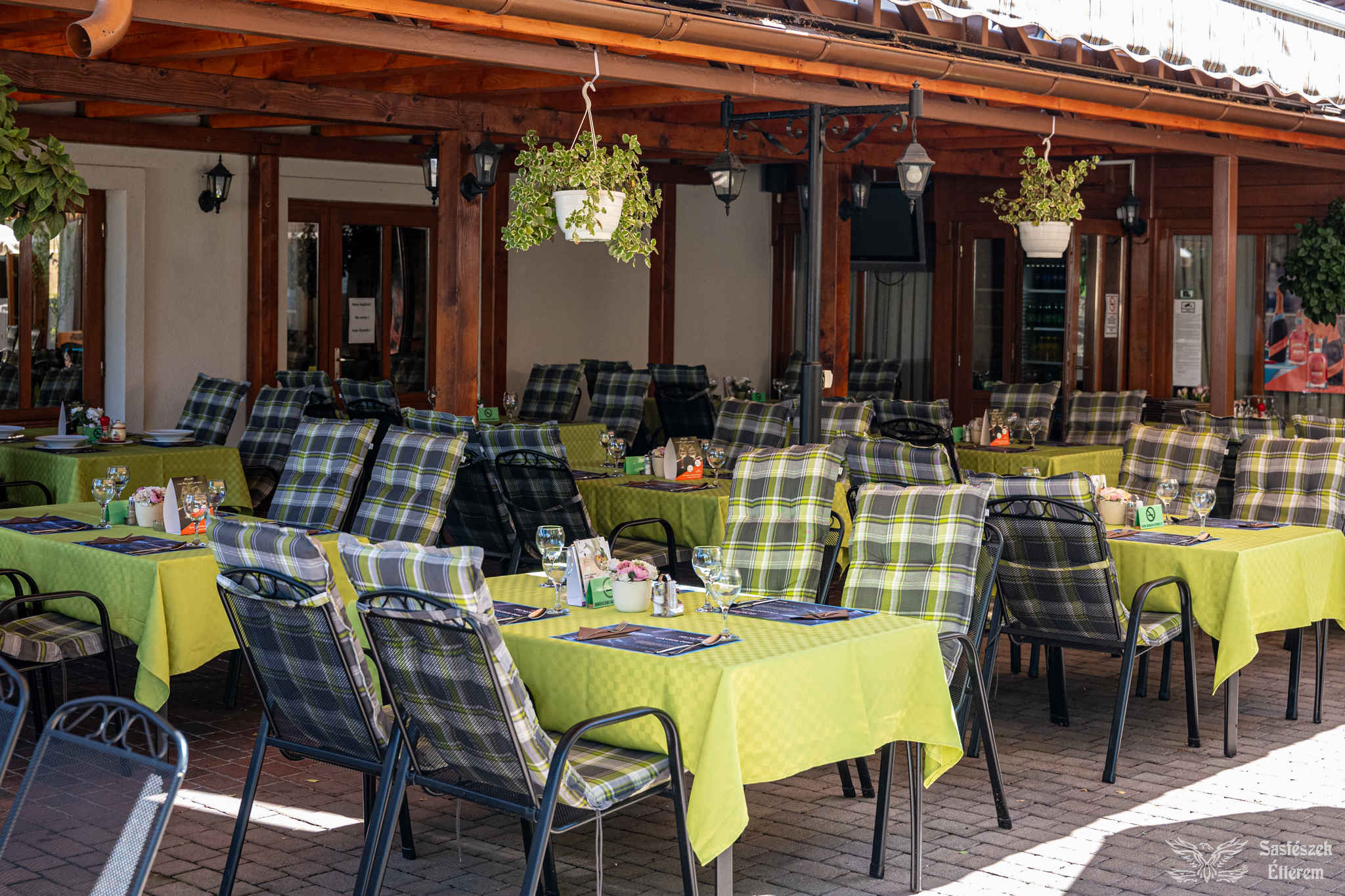 Sasfészek terasz Sasfészek_Képgaléria